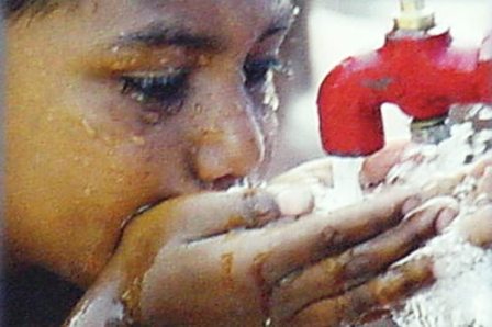 Denuncian que el nivel de arsénico en el agua de Rauch supera lo recomendado Denuncian que el nivel de arsénico en el agua de Rauch supera lo recomendado