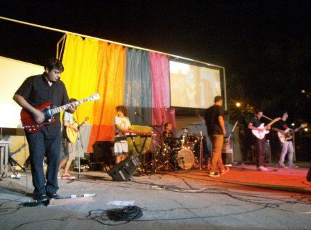 Los Peores llenaron de rock el Anfiteatro