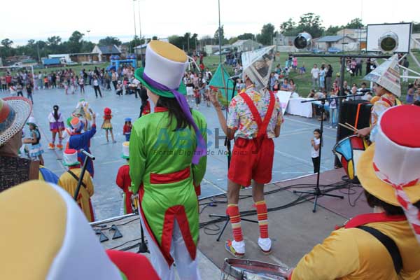 Más de mil personas disfrutaron del Carnaval Popular en Palermo Más de mil personas disfrutaron del Carnaval Popular en Palermo