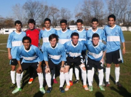 Tandil hizo su negocio en el Estadio Municipal Tandil hizo su negocio en el Estadio Municipal