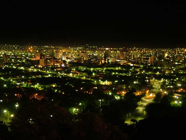 Tandil: mitad pueblo, mitad ciudad Tandil: mitad pueblo, mitad ciudad