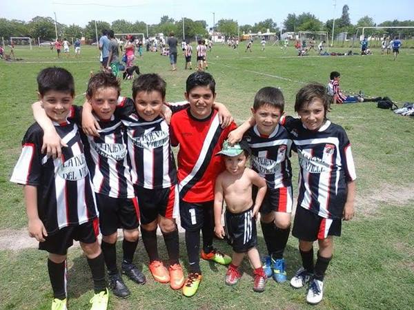 Defensa Tandil cerro un año de total crecimiento con un viaje a Mar del Plata Defensa Tandil cerro un año de total crecimiento con un viaje a Mar del Plata