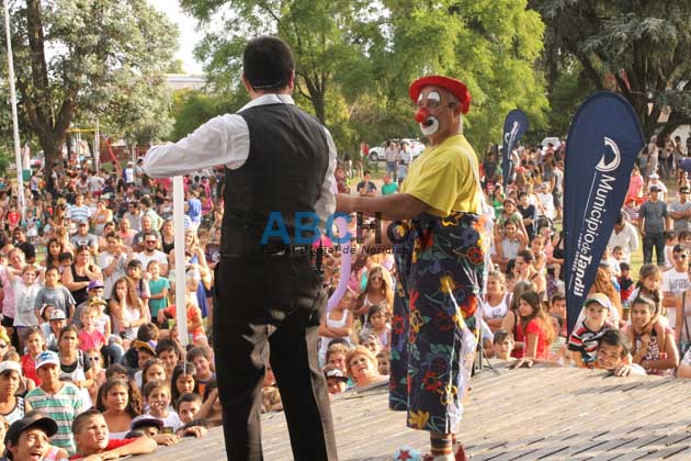 Chicos y grandes disfrutaron de la celebración de los Reyes Magos en quinta La Florida Chicos y grandes disfrutaron de la celebración de los Reyes Magos en quinta La Florida