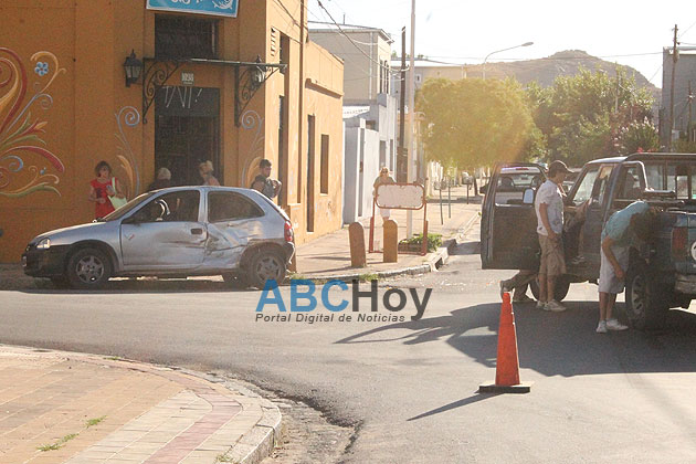 Violento choque en Chacabuco y Las Heras Violento choque en Chacabuco y Las Heras