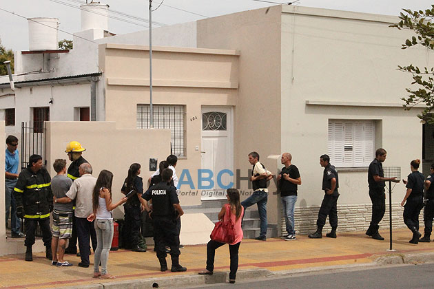 Gran despliegue por una amenaza de suicidio Gran despliegue por una amenaza de suicidio