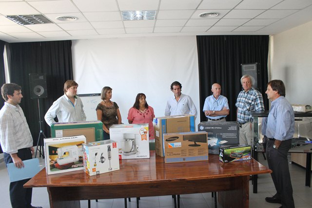 La Usina donó material a la Escuela Especial 504 La Usina donó material a la Escuela Especial 504