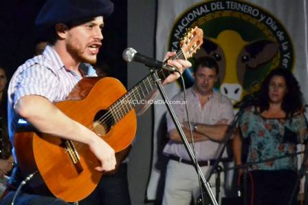El folclore dio el presente El folclore dio el presente
