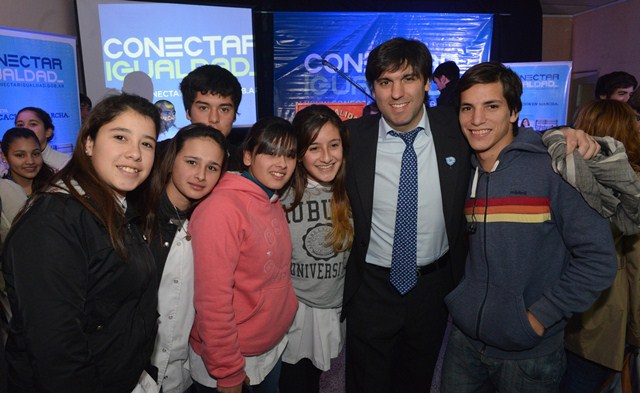 Anses y Afsca lanzarán concurso de cortos audiovisuales para alumnos de escuelas secundarias Anses y Afsca lanzarán concurso de cortos audiovisuales para alumnos de escuelas secundarias