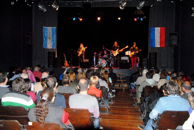 The Sgt. Pepper tocó a beneficio de Ferro The Sgt. Pepper tocó a beneficio de Ferro
