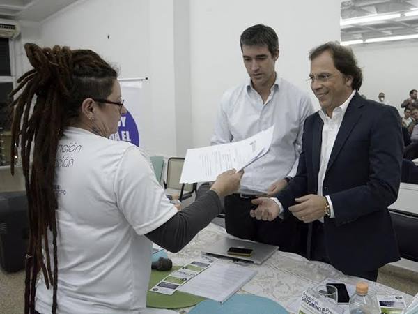 Giustozzi contina recorriendo con una intensa agenda